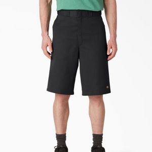 Dickies Men’s Loose Fit Work Shorts Size 42 in Black 13” Inseam. GUC